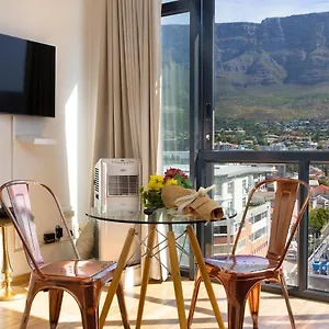  Apartment Urban Oasis At The Four Seasons South Africa